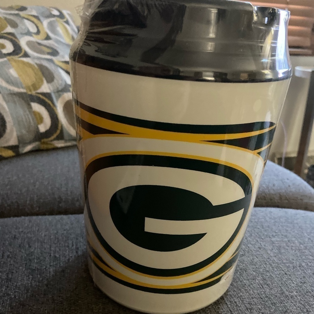 New sealed vintage,lgreenbay packer 32oz jug H6 T3